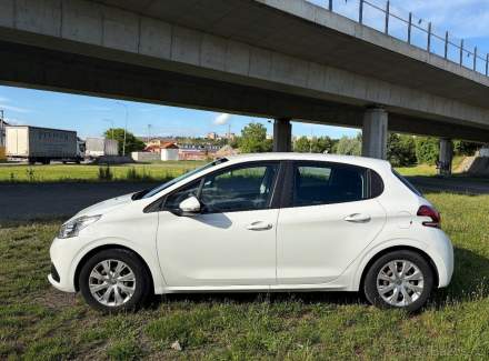 Peugeot - 208