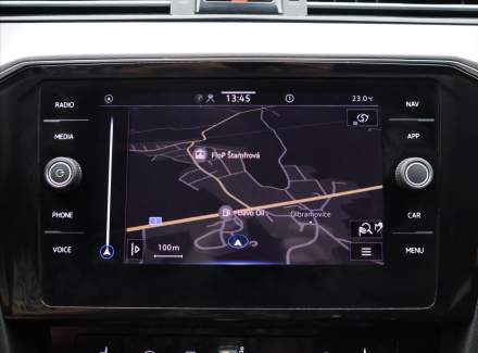 Volkswagen - Passat