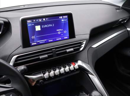 Peugeot - 3008