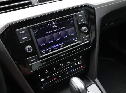 Volkswagen - Passat