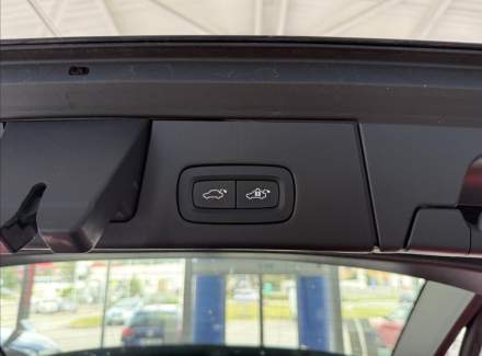 Volvo - V90