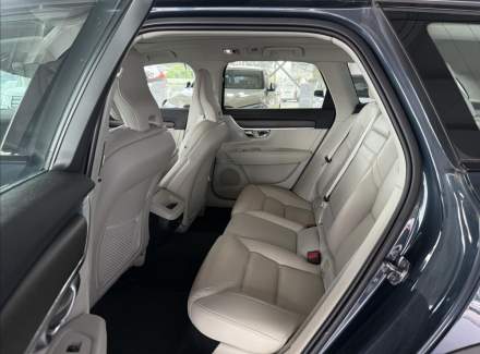 Volvo - V90
