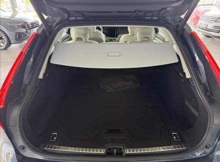 Volvo - V90
