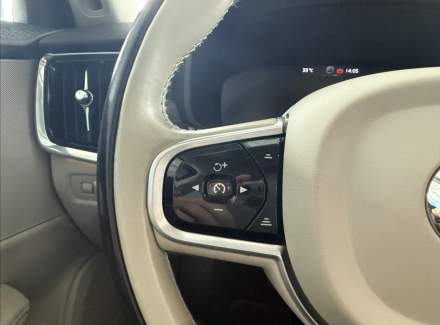 Volvo - V90