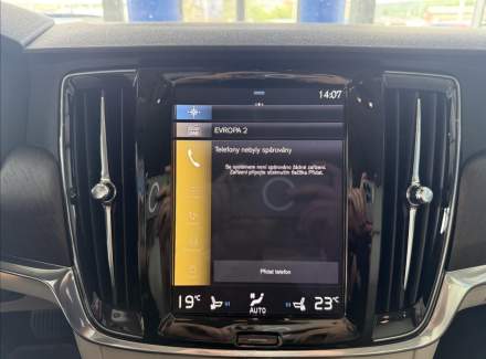 Volvo - V90