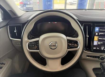 Volvo - V90