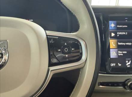 Volvo - V90
