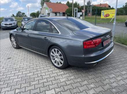 Audi - A8