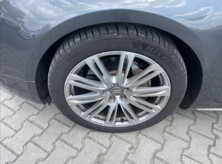 Audi - A8