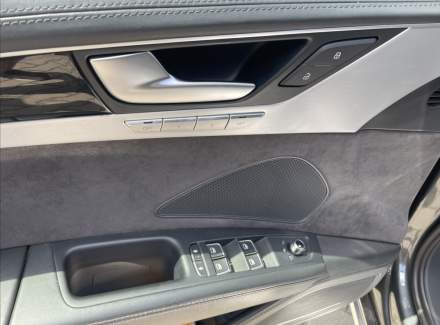 Audi - A8