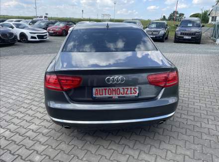 Audi - A8