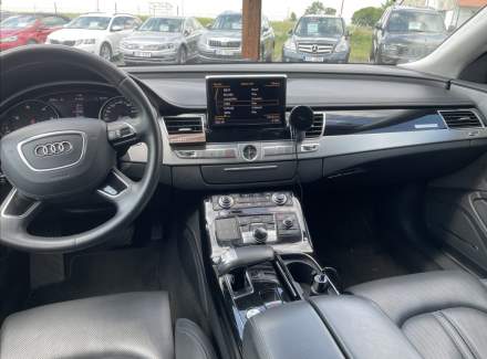 Audi - A8