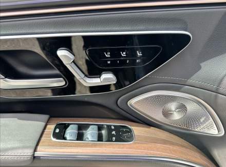 Mercedes-Benz - EQS