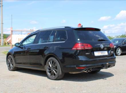 Volkswagen - Golf