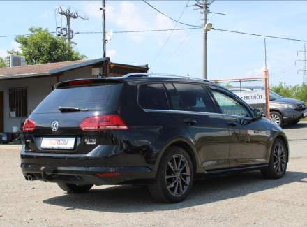Volkswagen - Golf