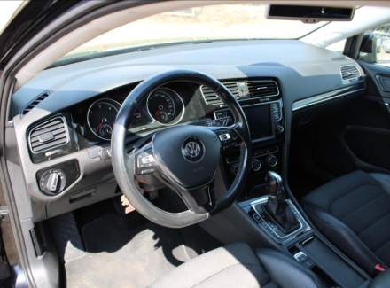 Volkswagen - Golf