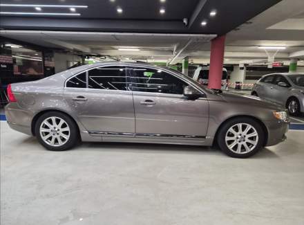 Volvo - S80