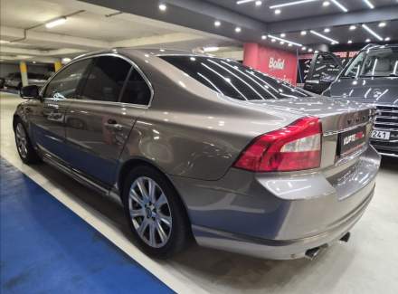 Volvo - S80