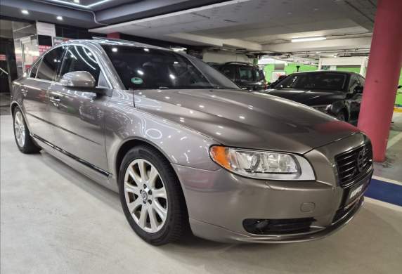 Volvo - S80