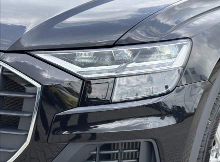 Audi - Q8