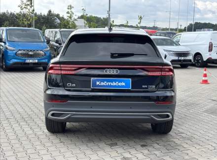 Audi - Q8