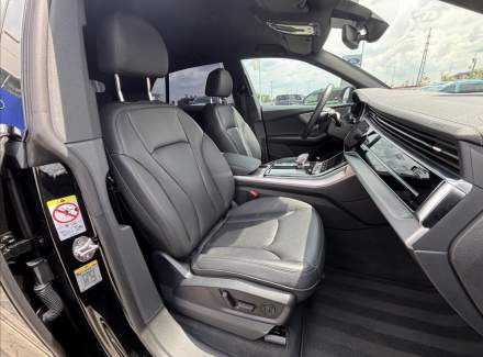 Audi - Q8