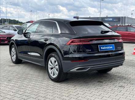 Audi - Q8