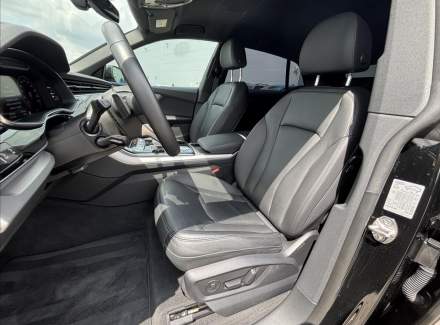Audi - Q8