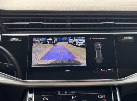 Audi - Q8