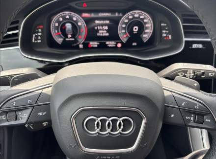 Audi - Q8