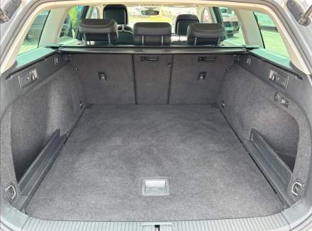 Volkswagen - Passat