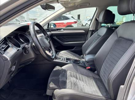 Volkswagen - Passat