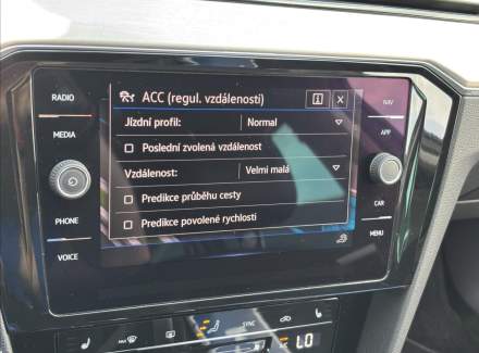 Volkswagen - Passat