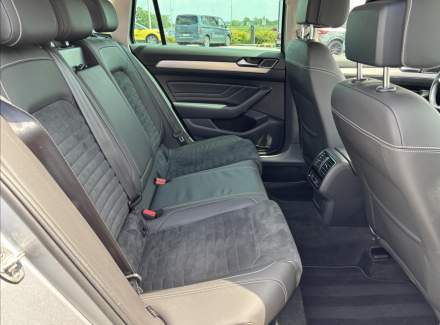 Volkswagen - Passat