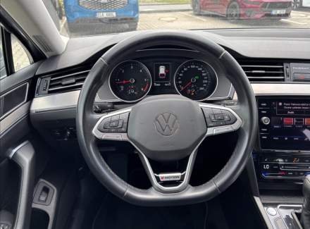 Volkswagen - Passat