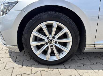 Volkswagen - Passat