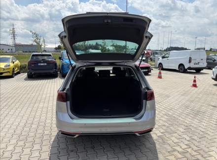 Volkswagen - Passat
