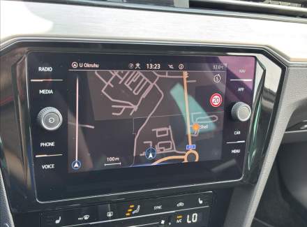 Volkswagen - Passat