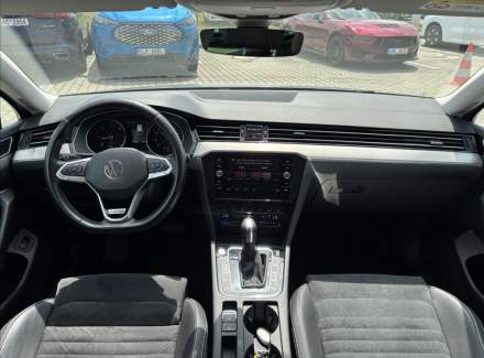 Volkswagen - Passat
