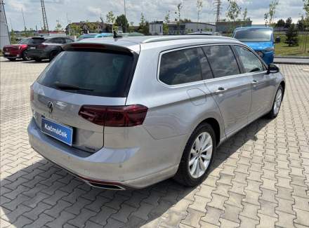 Volkswagen - Passat