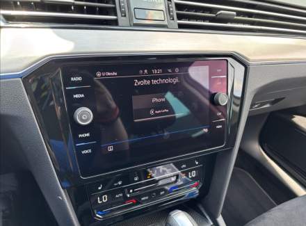 Volkswagen - Passat