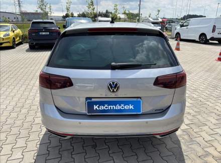 Volkswagen - Passat
