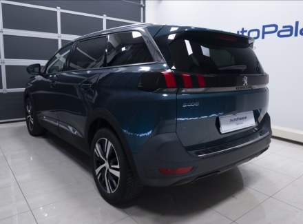 Peugeot - 5008