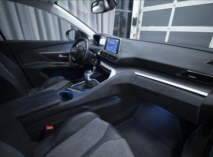 Peugeot - 5008