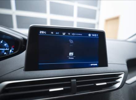 Peugeot - 5008