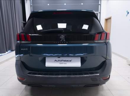 Peugeot - 5008