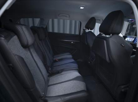Peugeot - 5008