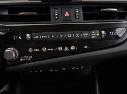 Lexus - ES