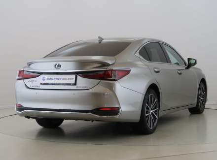 Lexus - ES