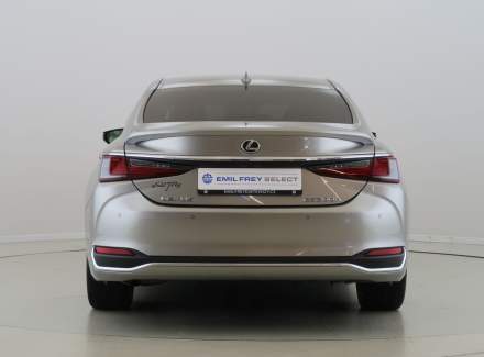 Lexus - ES